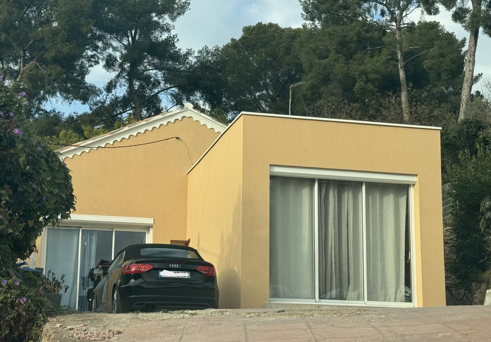 Isolation thermiques par l'extérieur terminée, et donc une maison transformée à Ceyreste, proche de La Ciotat, à quelques km de Marseille